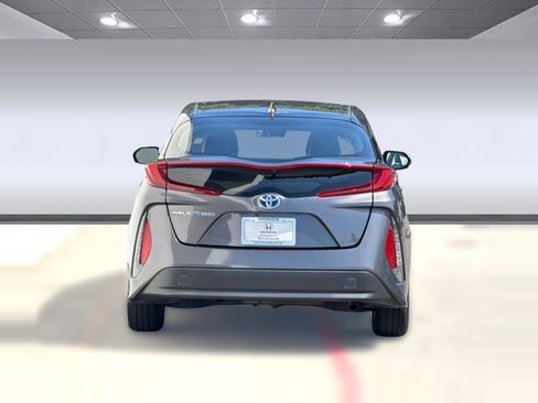 Used 2018 Toyota Prius Prime Premium FWD image 9