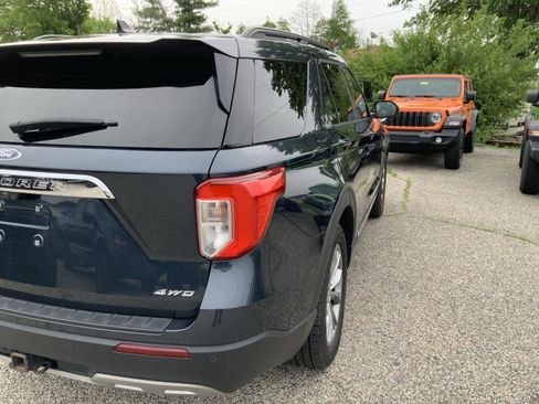 Used 2022 Ford Explorer XLT w/ Equipment Group 202A AWD/4WD image 19