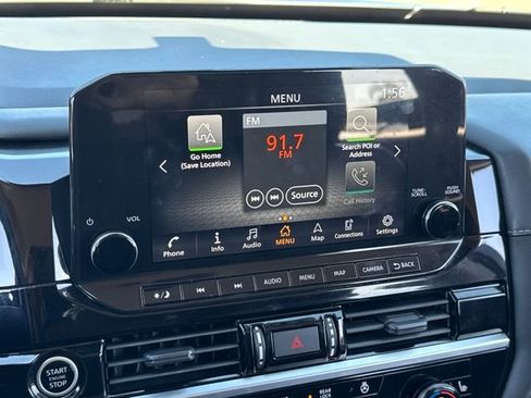 Used 2022 Nissan Pathfinder SL image 10