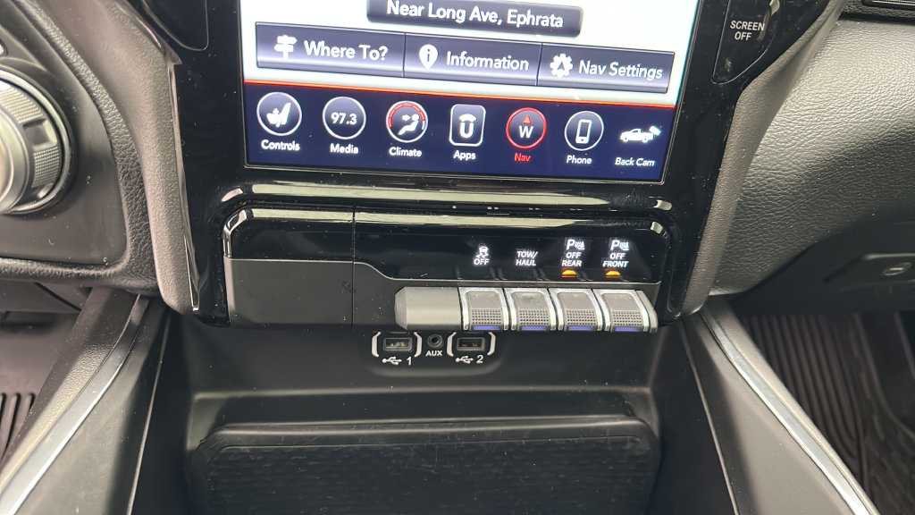 Used 2020 RAM 1500 Laramie w/ Sport Appearance Package AWD/4WD image 22
