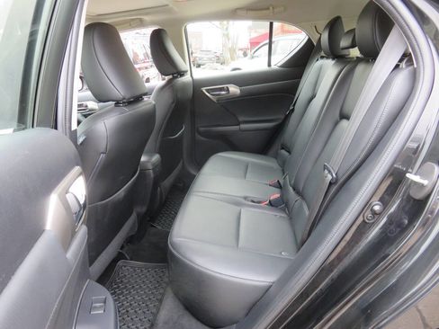 Used 2017 Lexus CT 200h w/ Navigation System Package image 20