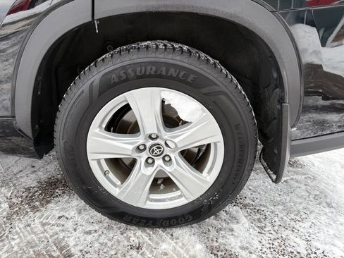 Certified 2023 Toyota Highlander LE image 10