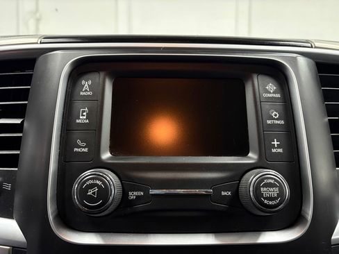 Used 2018 RAM 1500 Classic SLT image 28