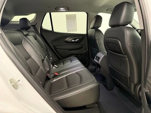 Used 2023 GMC Terrain SLT image 19