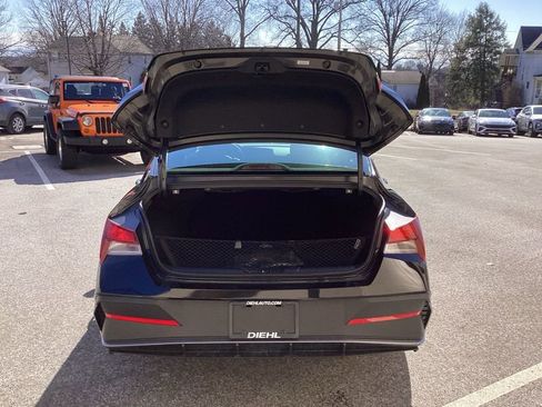 New 2026 Hyundai Elantra SEL Sport FWD image 9