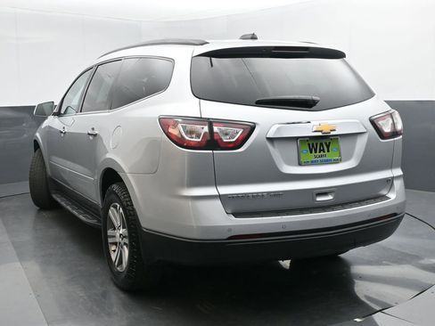 Used 2017 Chevrolet Traverse LT image 4