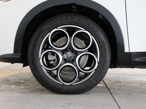 New 2025 Alfa Romeo Tonale w/ Premium Package image 41