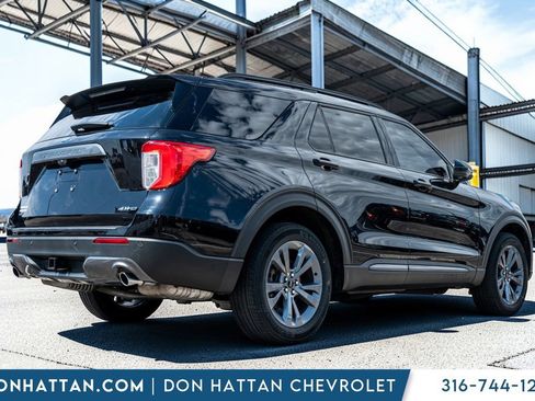 Used 2023 Ford Explorer XLT w/ Equipment Group 202A AWD/4WD image 39
