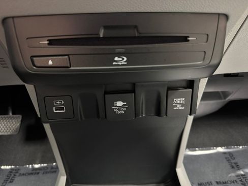 Used 2023 Honda Odyssey Elite image 18