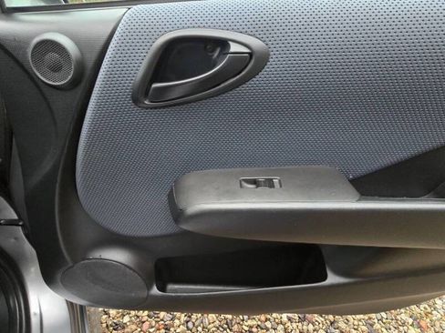 Used 2007 Honda Fit Sport image 23