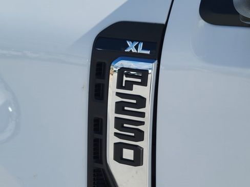 New 2026 Ford F250 XL w/ XL Chrome Package image 12