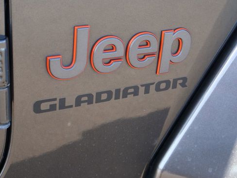 Used 2021 Jeep Gladiator Mojave AWD/4WD image 8