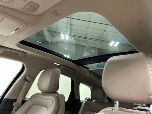 Certified 2020 Lincoln Corsair Reserve w/ Elements Package AWD/4WD image 25