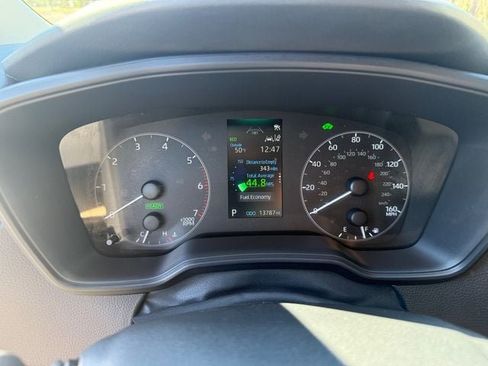 Used 2025 Toyota Corolla LE image 4