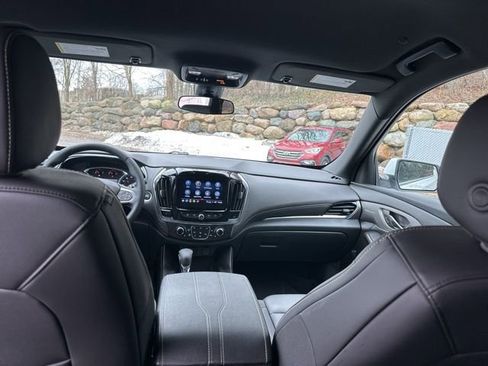 Used 2023 Chevrolet Traverse LT w/ LPO, Floor Liner Package image 25