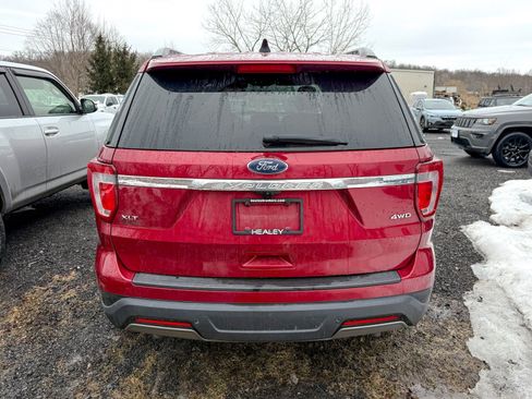 Used 2019 Ford Explorer XLT image 5