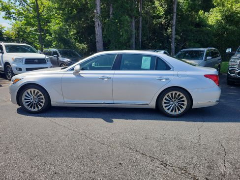 Used 2018 Genesis G90 5.0 Ultimate RWD image 8