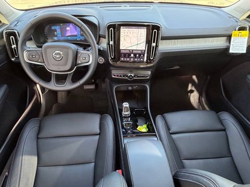 New 2026 Volvo XC40 B5 Plus AWD/4WD image 10