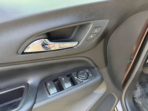 Used 2020 Chevrolet Equinox LT AWD/4WD image 17