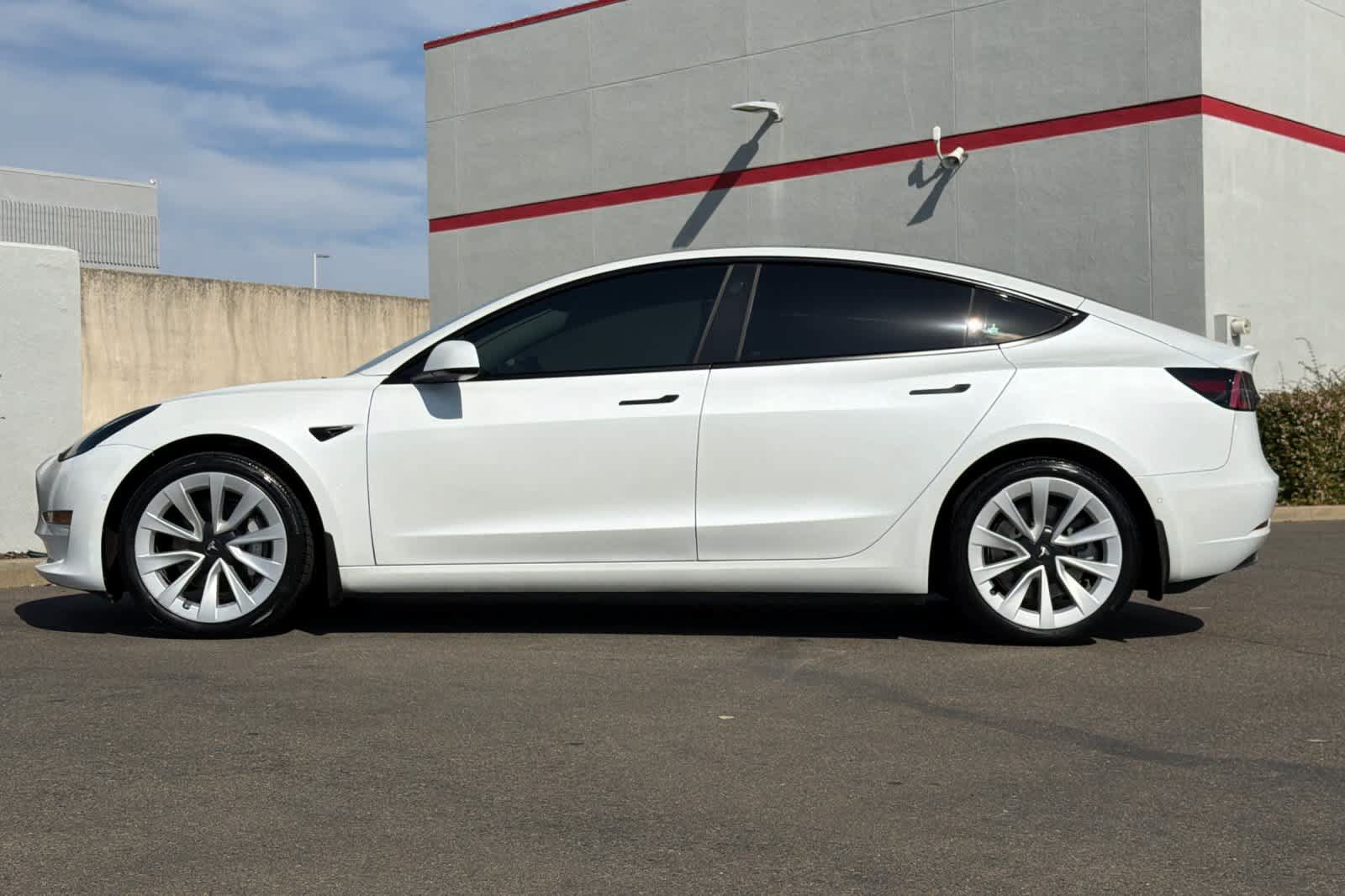 Used 2022 Tesla Model 3 RWD image 9