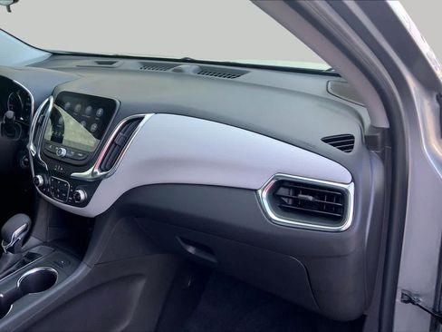 Used 2024 Chevrolet Equinox LT FWD image 18