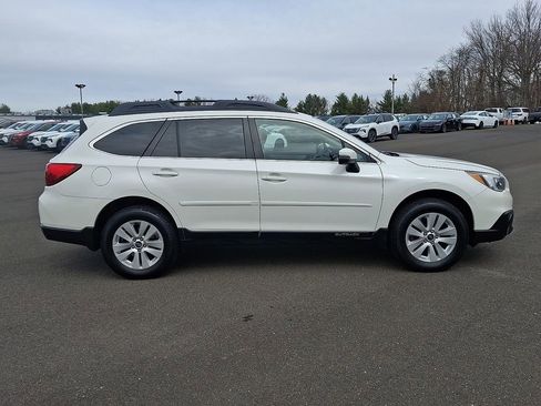 Used 2017 Subaru Outback 2.5i Premium image 7