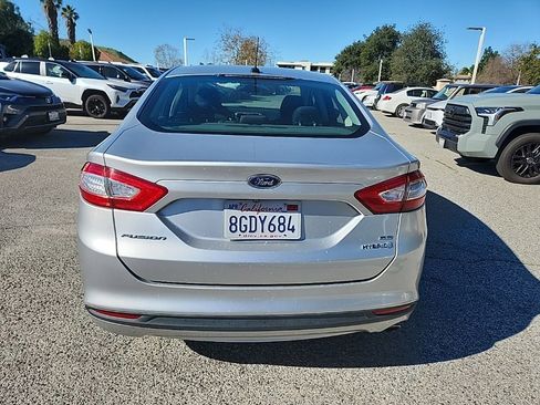 Used 2016 Ford Fusion SE image 4