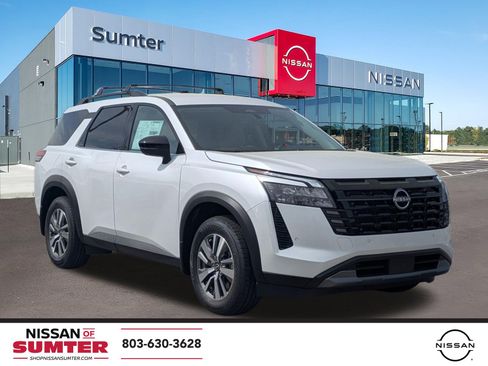 New 2026 Nissan Pathfinder SL image 1