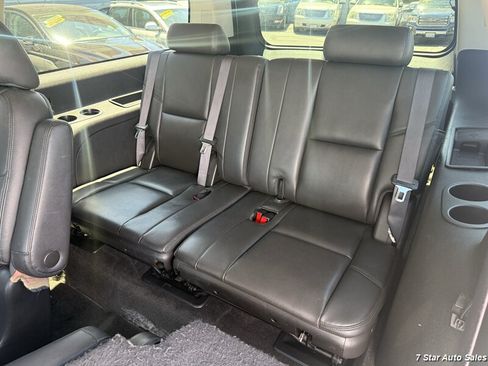 Used 2013 Cadillac Escalade ESV Luxury AWD/4WD image 22