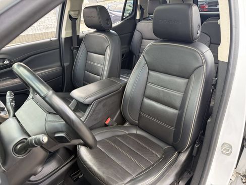 Used 2023 GMC Acadia Denali w/ Denali Ultimate Package AWD/4WD image 23
