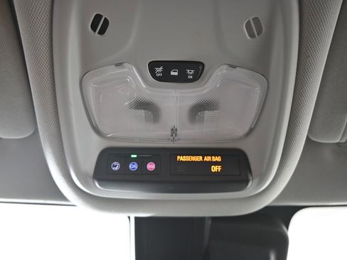 Used 2024 Chevrolet TrailBlazer LT w/ LT Cold Weather Package AWD/4WD image 31