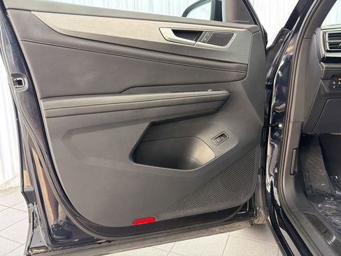 Used 2025 Volkswagen Atlas Cross Sport SE image 20