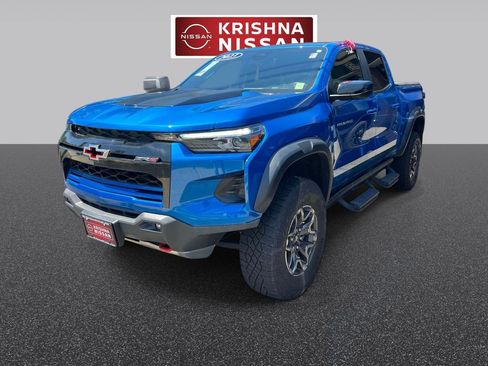 Used 2023 Chevrolet Colorado ZR2 w/ ZR2 Convenience Package III AWD/4WD image 2
