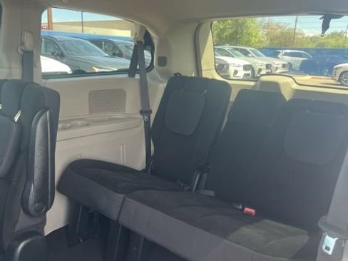 Used 2018 Dodge Grand Caravan SE w/ UConnect Hands-Free Group FWD image 27