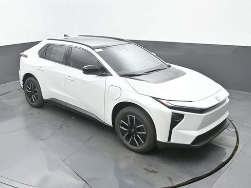 New 2026 Toyota bZ FWD image 27