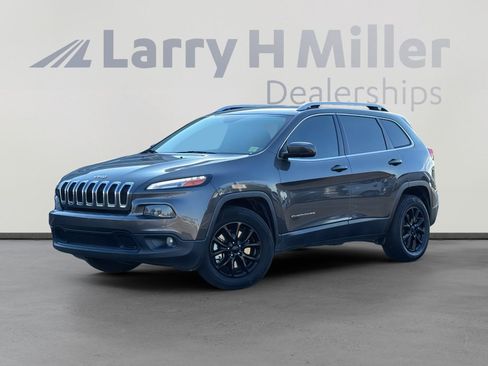 Used 2018 Jeep Cherokee Latitude Plus w/ Trailer Tow Group image 1
