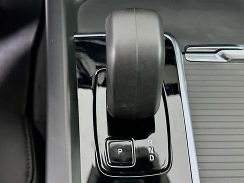 Used 2025 Volvo XC60 B5 Core image 25