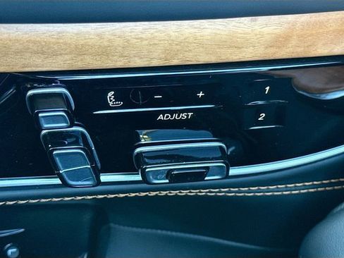 Used 2024 Jeep Grand Wagoneer L Series III image 27