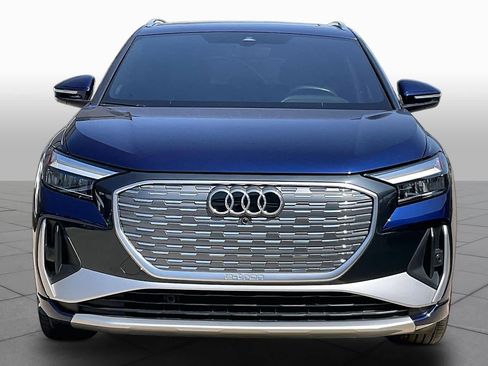 Used 2025 Audi Q4 e-tron Premium Plus w/ Premium Plus AWD/4WD image 3