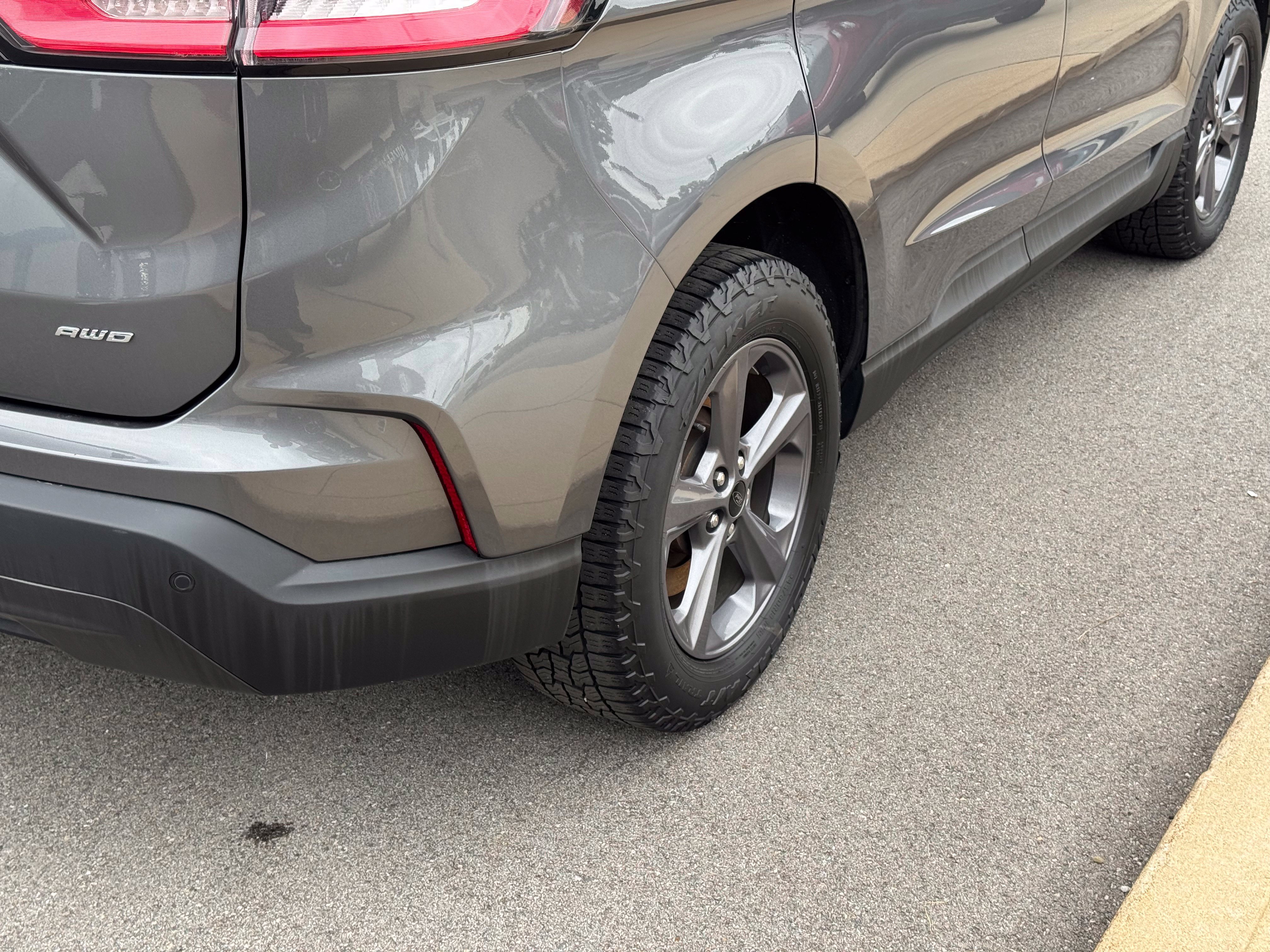 Certified 2022 Ford Edge SEL w/ Sport Appearance Package AWD/4WD image 8