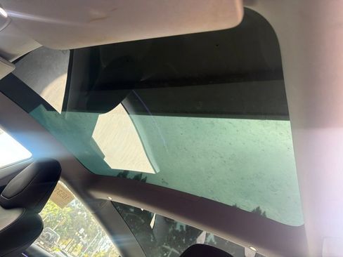 Used 2024 Tesla Model 3 Standard Range RWD image 6