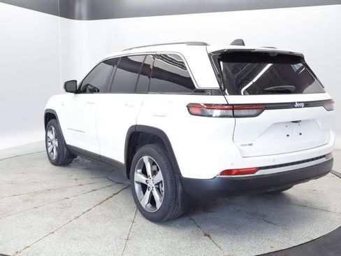 Used 2022 Jeep Grand Cherokee Limited 4xe w/ Luxury Tech Group II AWD/4WD image 3