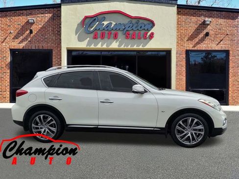 Used 2017 INFINITI QX50 AWD w/ Technology Package image 3