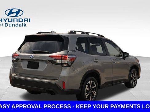 Used 2025 Subaru Forester Premium AWD/4WD image 2