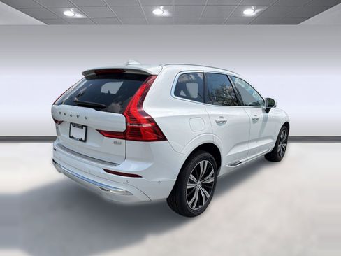 Certified 2023 Volvo XC60 B5 Plus image 9