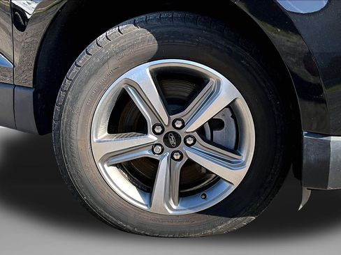 Used 2024 Ford Edge SEL w/ Convenience Package image 9