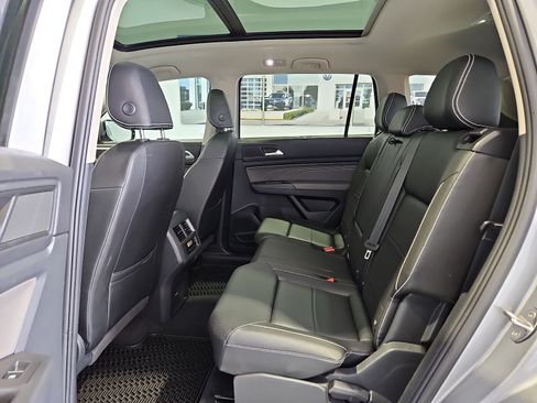 Certified 2023 Volkswagen Atlas SE FWD image 13