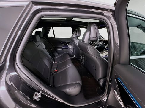 Certified 2025 Mercedes-Benz GLC 300 image 31