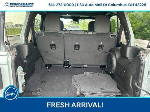 Used 2024 Jeep Wrangler Unlimited Sahara w/ Technology Group AWD/4WD image 14