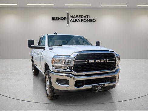 Used 2022 RAM 2500 Big Horn image 1